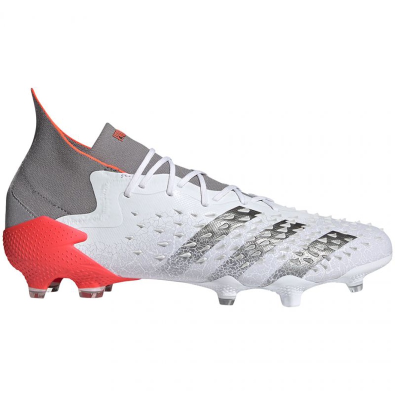 Ghete de fotbal Adidas Predator Freak.1 Fg M FY6255 alb, alb, gri / argintiu alb