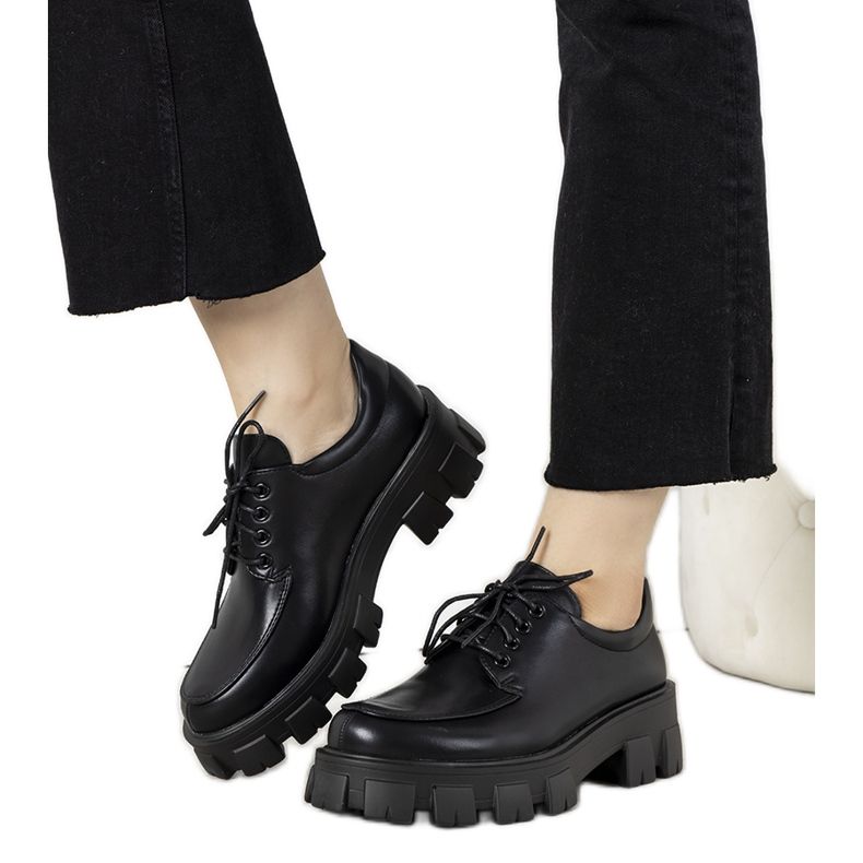 Pantofi negri pe talpa Lamare groasă negru