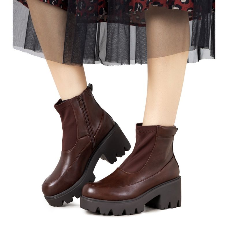 Cizme maro pe talpă înaltă Halette Cizme maro pe talpă înaltă Halette