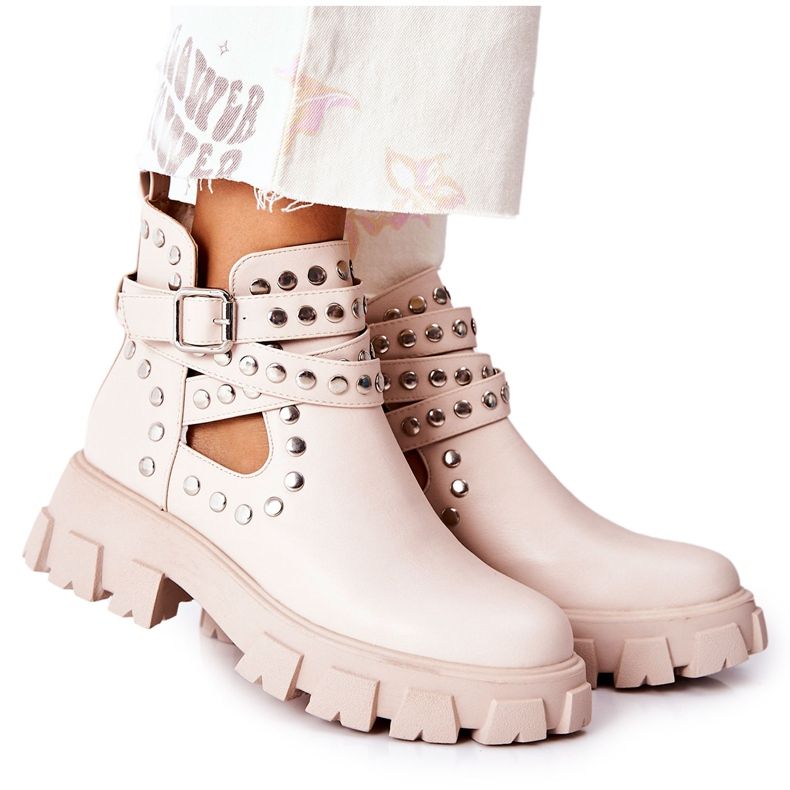 PG1 Muncitori cu jet pe o platformă bej Vernelle