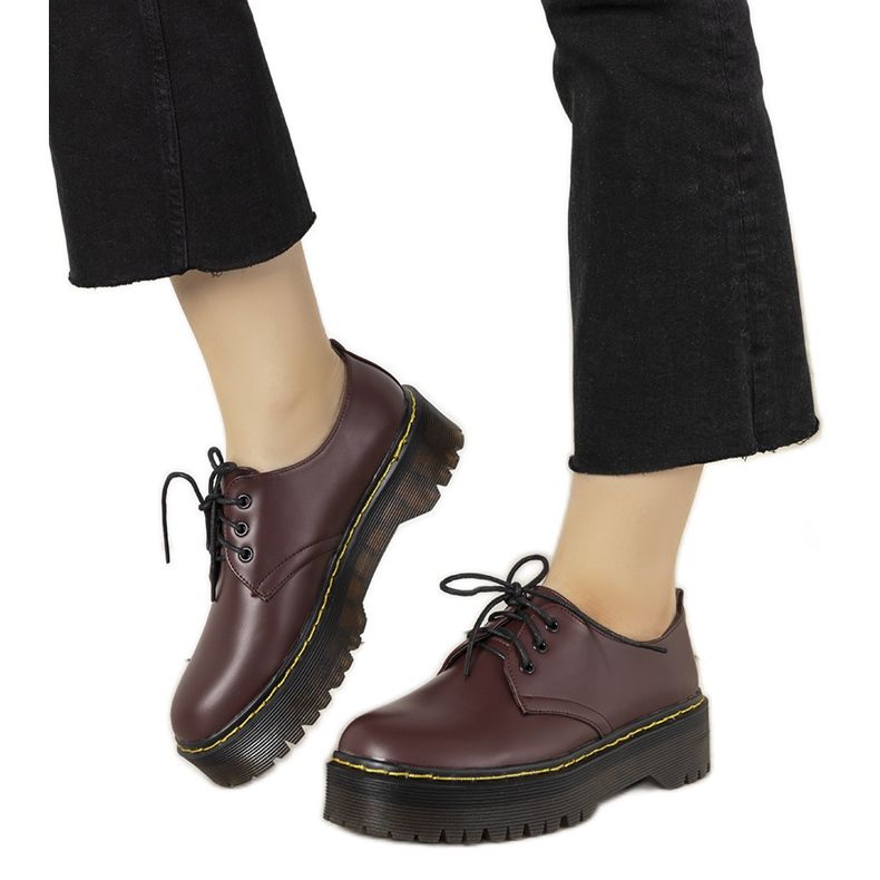 Brogi maro pe o talpă groasă Ronde roșu