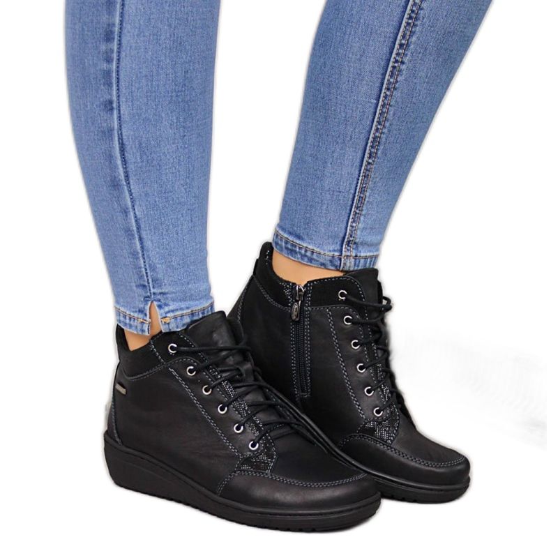 Cizme din piele neagră cu toc înclinat Helios W H524B negru