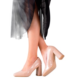 Bestelle Pompe clasice lăcuite bej