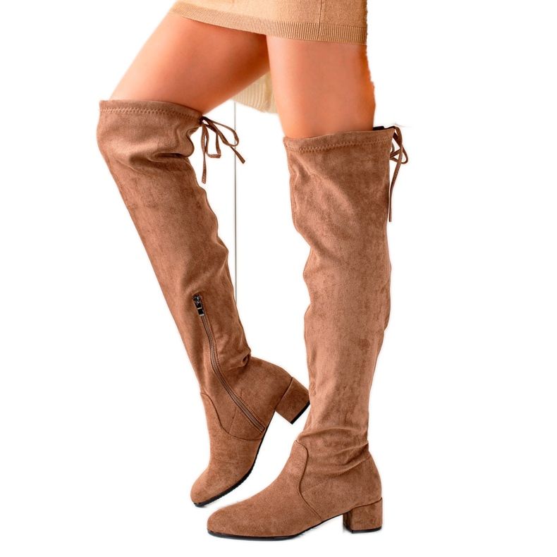 Muschetari la modă bej maro