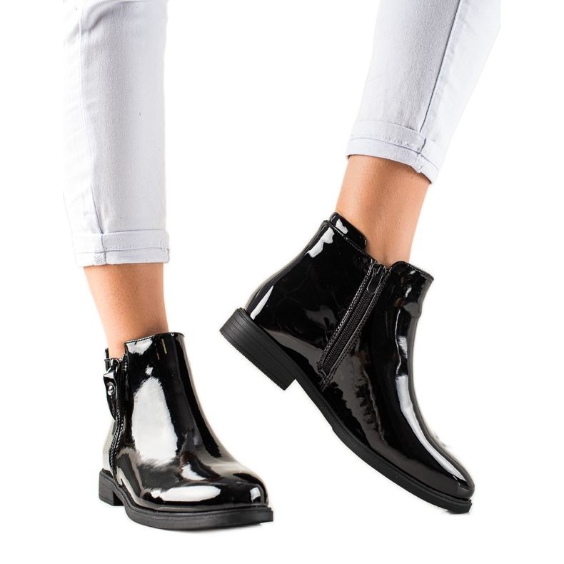 TRENDI Cizme clasice lacuite negru