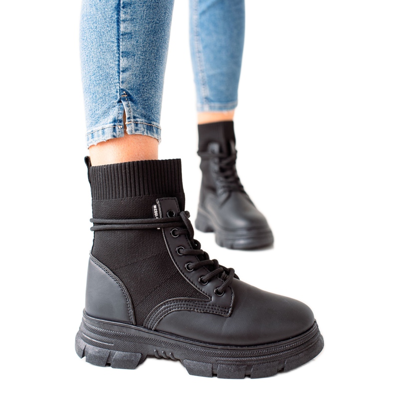 TRENDI Botine negre cu șireturi negru