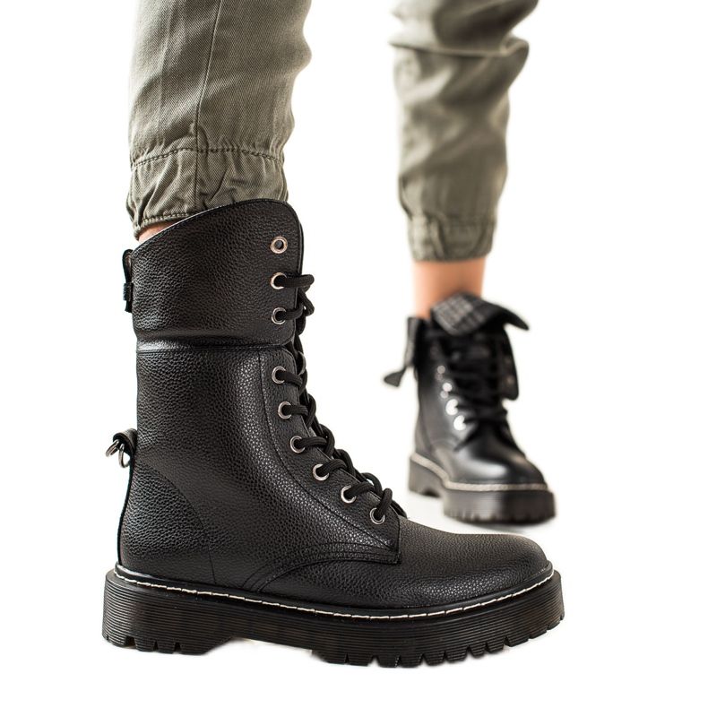 TRENDI Cizme cu tijă răsucită negru