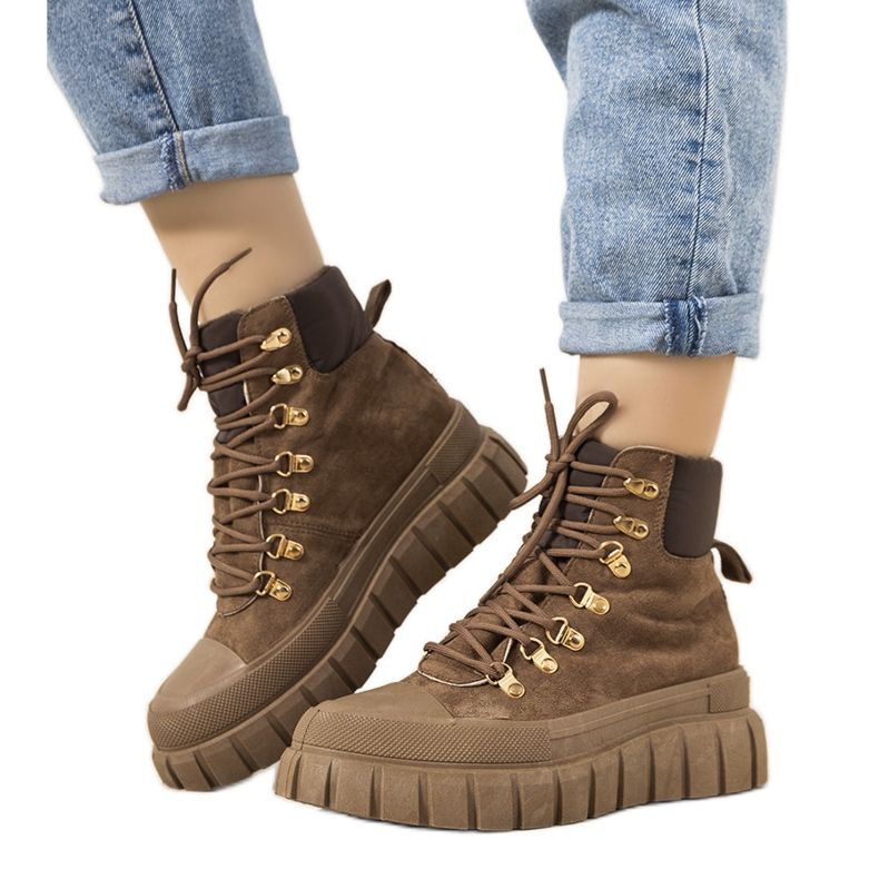 Cizme de dama cu sireturi izolate maro de la Calabresi