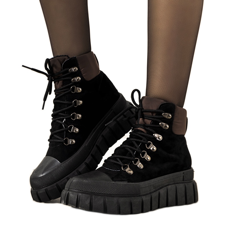 Pantofi de dama negri, izolati, cu siret de la Calabresi maro