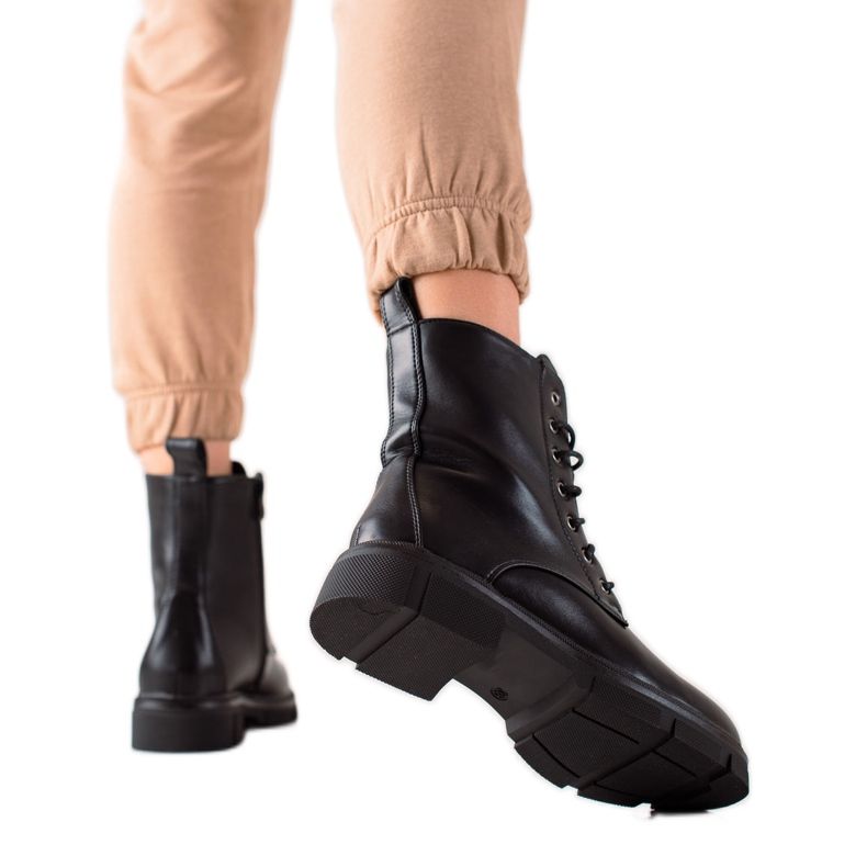 Ideal Shoes Muncitori clasici Trappers negru