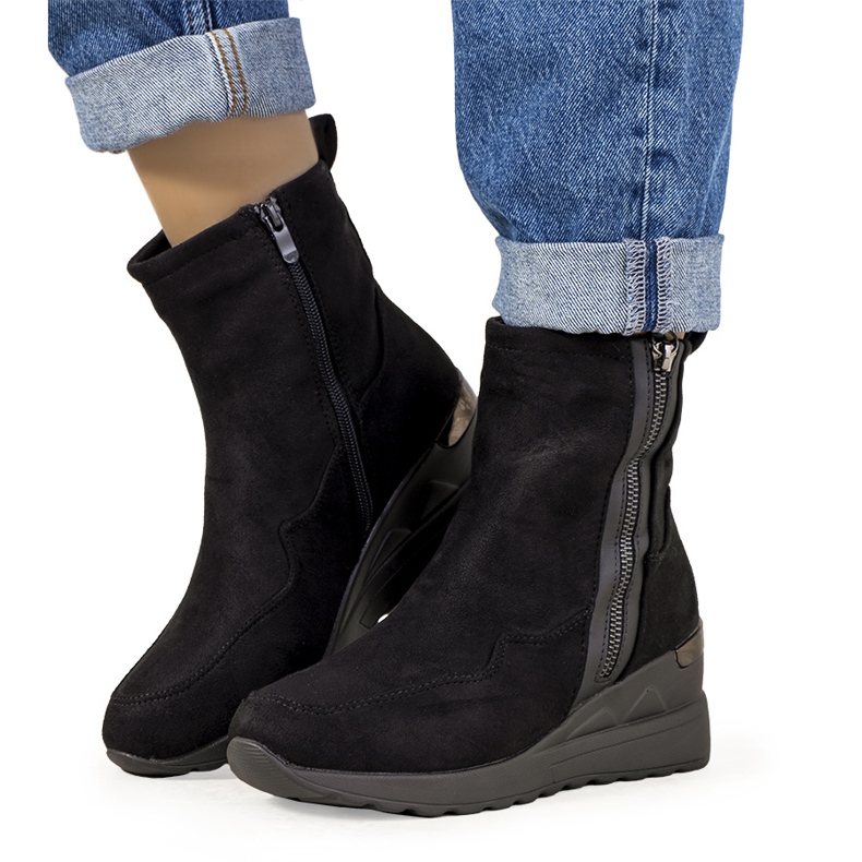 Cizme cu pană izolate negre de la Valdez negru