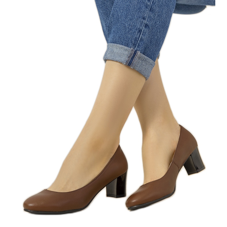 Pompe maro pe stâlp Pompe maro pe stâlp