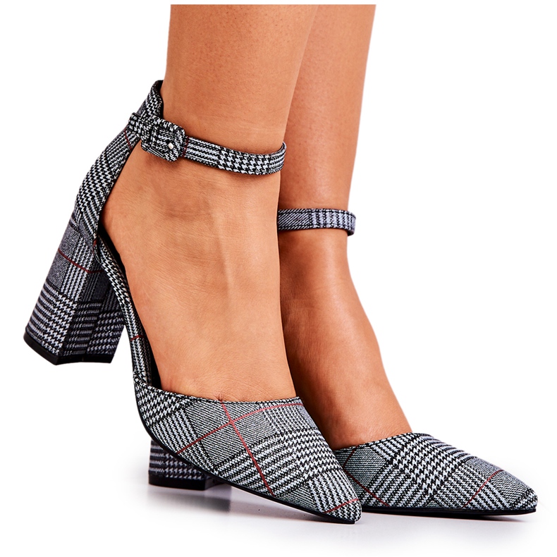 PS1 Pompe Pe Un Post Harye în carouri alb-negru