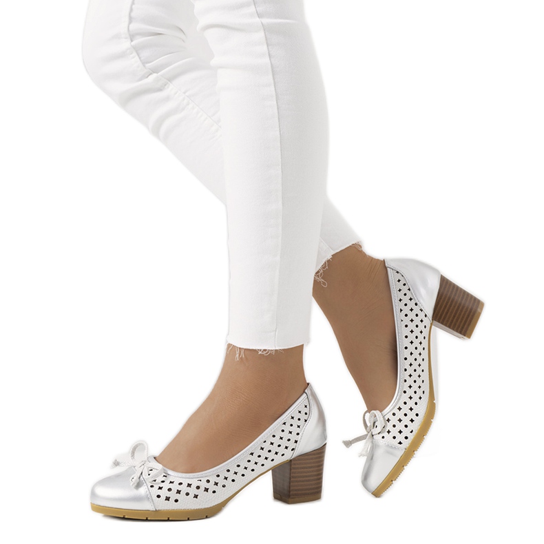 Pompe ajurate argintii Pereira