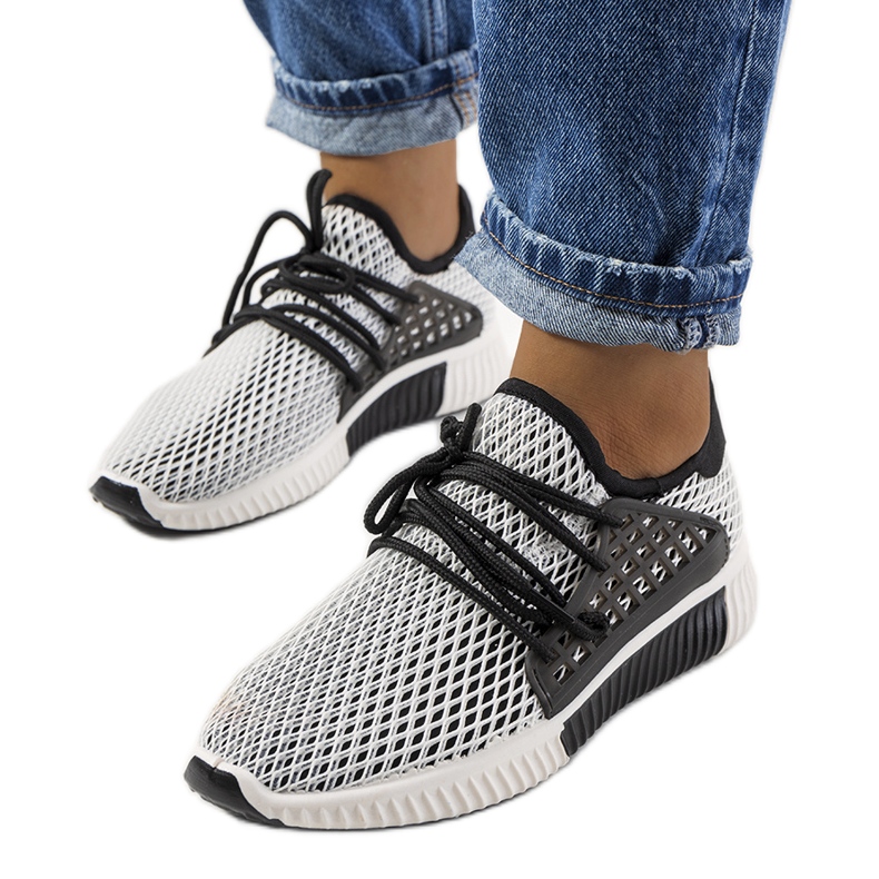 Pantofi sport alb-negru de la Coles