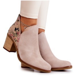 Cizme de damă din piele cu toc înalt Maciejka bej deschis 04492 multicolor Cizme de damă din piele cu toc înalt Maciejka bej deschis 04492 multicolor