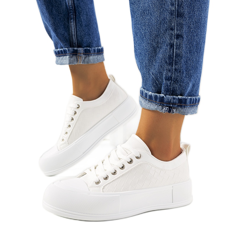 Tenisi albi pe o talpă groasă Luther