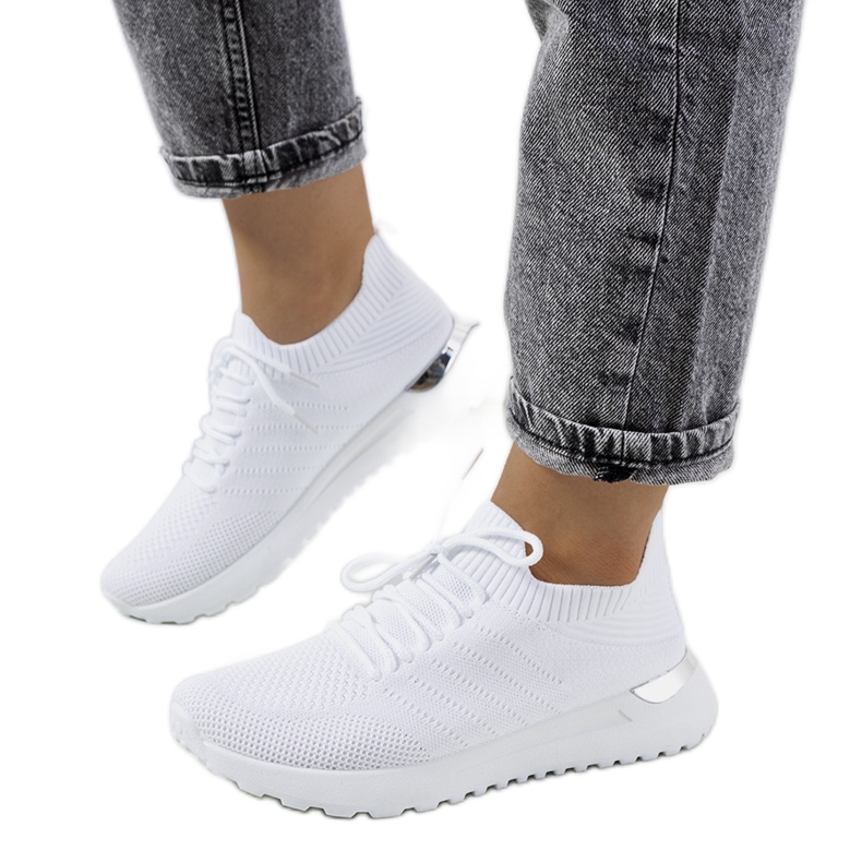 Tenisi albi de la Ellice