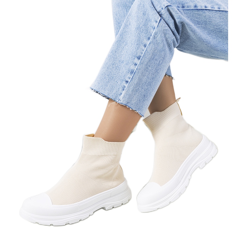 Tenisi bej Miki glezna