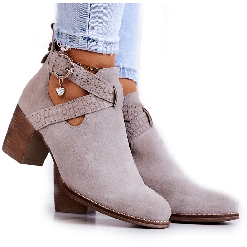 PL5 Cizme din piele cu o croială pe un stâlp Axelle gri