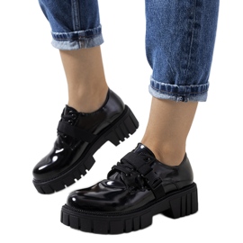 Pantofi negri pe o talpă de tractor de la Vellem negru