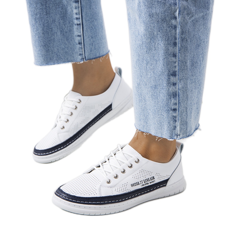 Tenisi albi din piele de la Valeska albastru marin