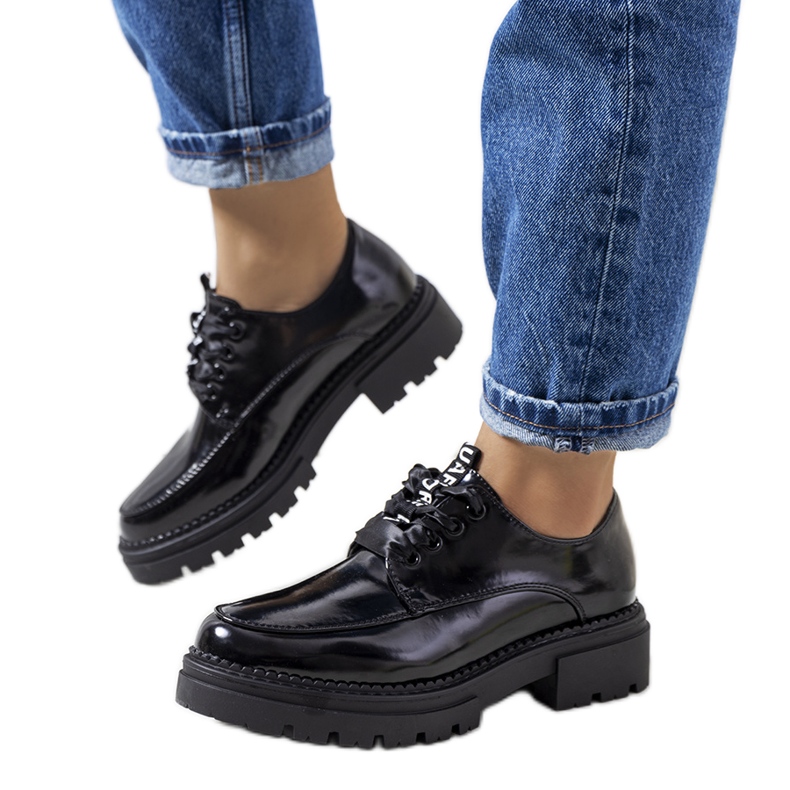 Pantofi lacuiti negri de la Aike negru