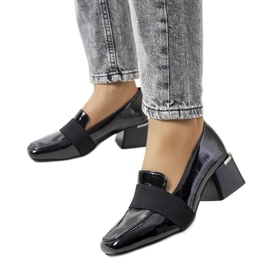 Pantofi lăcuiți negri pe stâlpul Tammy negru