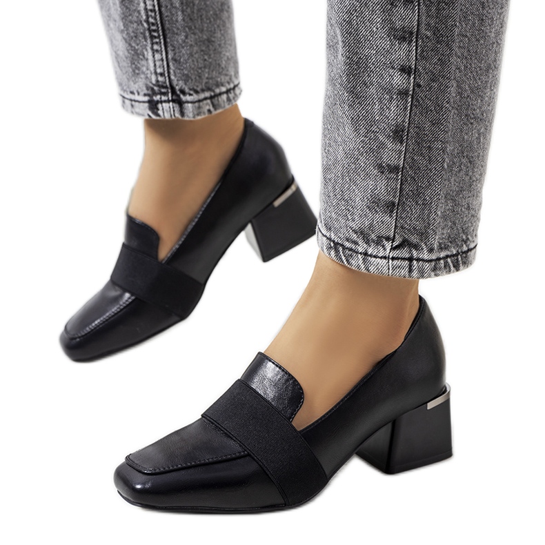 Brogues negre pe postarea Thomas negru Brogues negre pe postarea Thomas negru