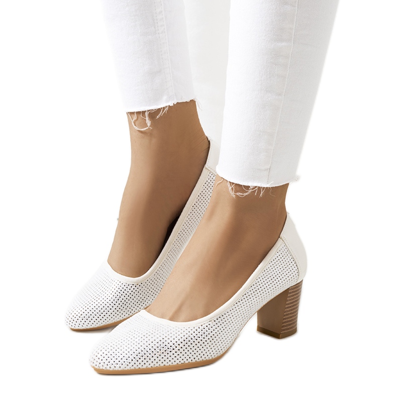 Pelders pompe ajurate albe argint