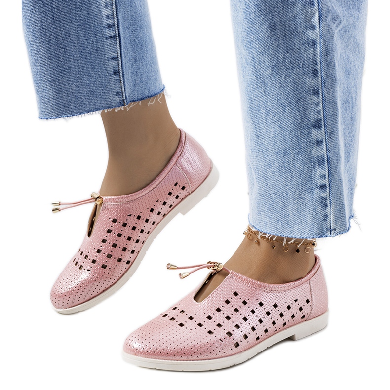 Pantofi ajurati roz Cassinia