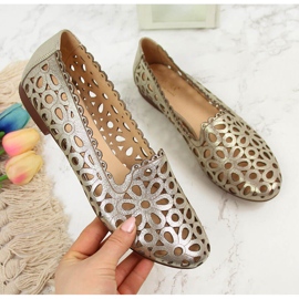 Pantofi de damă din piele ajurata auriu Juma Pantofi de damă din piele ajurata auriu Juma