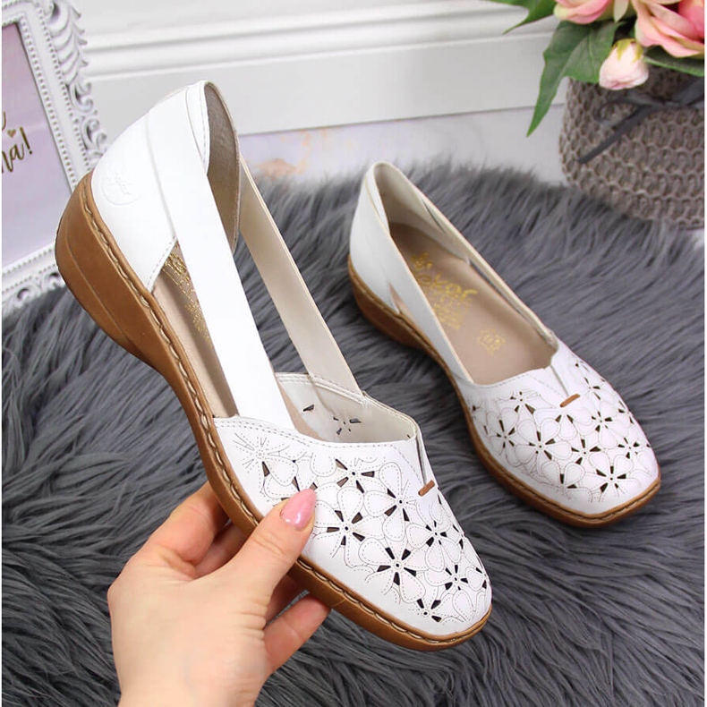 Pantofi alb din piele ajurata Rieker 41356