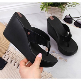 Slapi negru Zaxy HH285292 cu pană din cauciuc negru Slapi negru Zaxy HH285292 cu pană din cauciuc negru