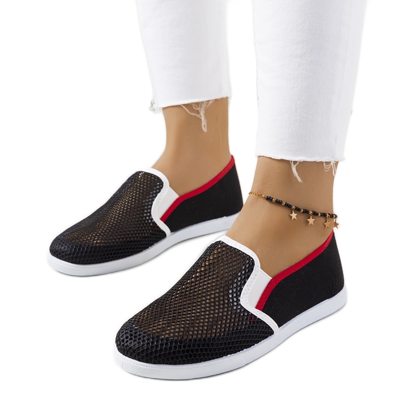 Tenisi negri Annika negru