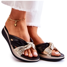 PE1 Papuci confortabili din piele pentru femei Neyla, negru și auriu PE1 Papuci confortabili din piele pentru femei Neyla, negru și auriu