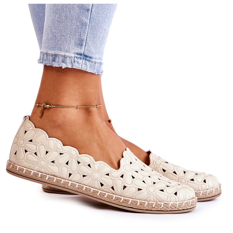Balerini Slip-On De Damă Cu Flori Bej Balerini Slip-On De Damă Cu Flori Bej