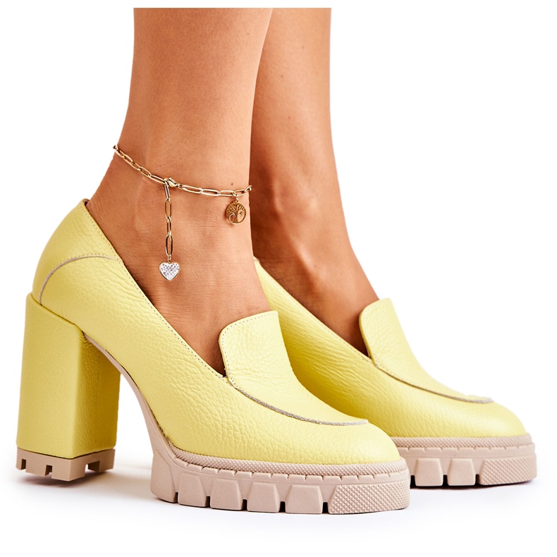 PA2 Pompe la modă pe o platformă galbenă masivă Margott