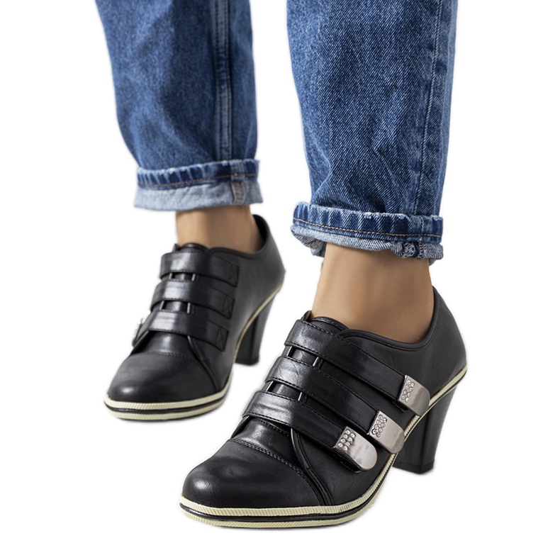 Brogues negre pe postarea Payla negru