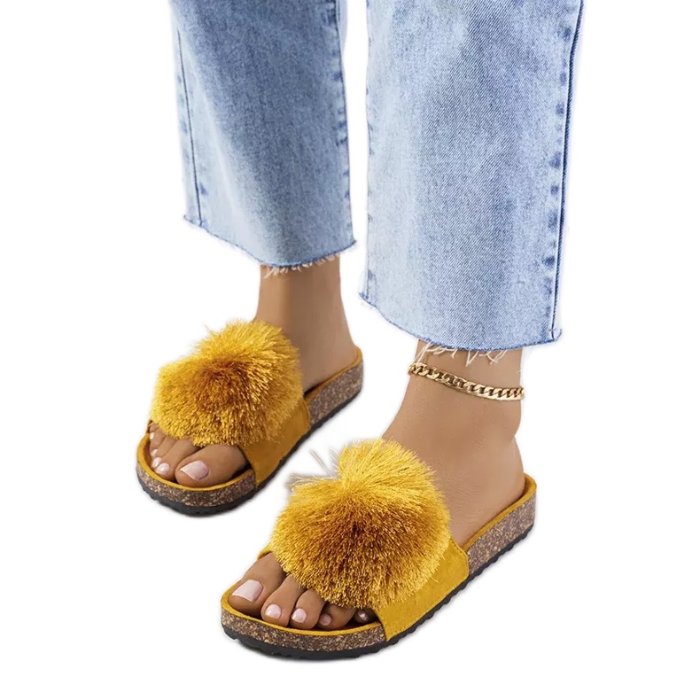 Șlapi galbeni pe talpa din plută Rett