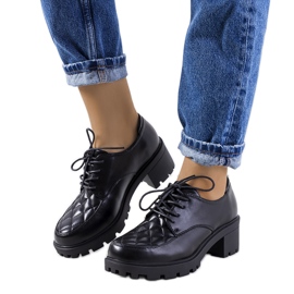 Pantofi negri cu toc de la Landra negru