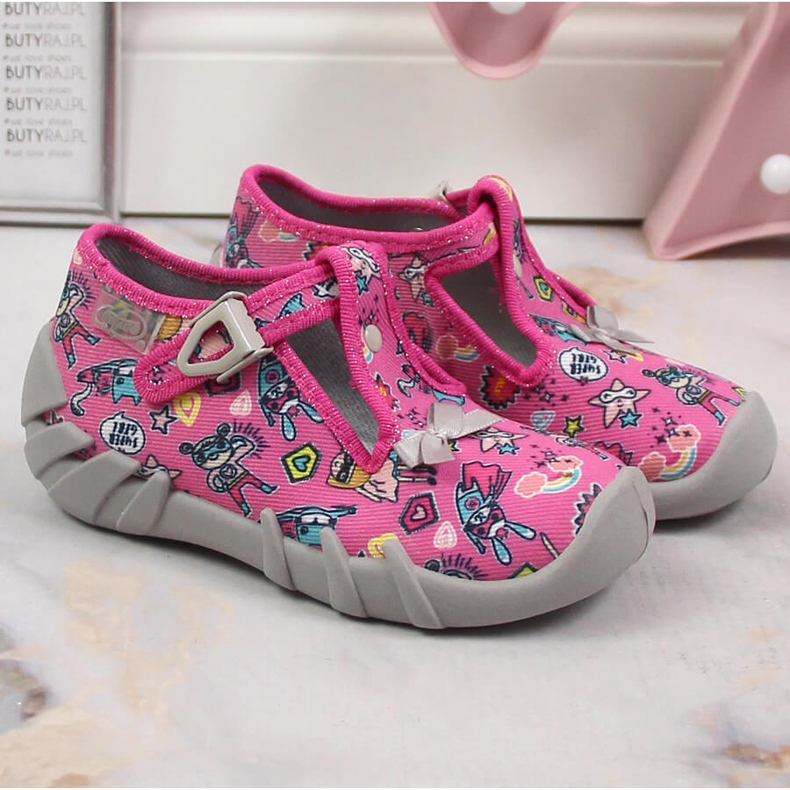 Papuci pentru fete cu inchidere Befado roz