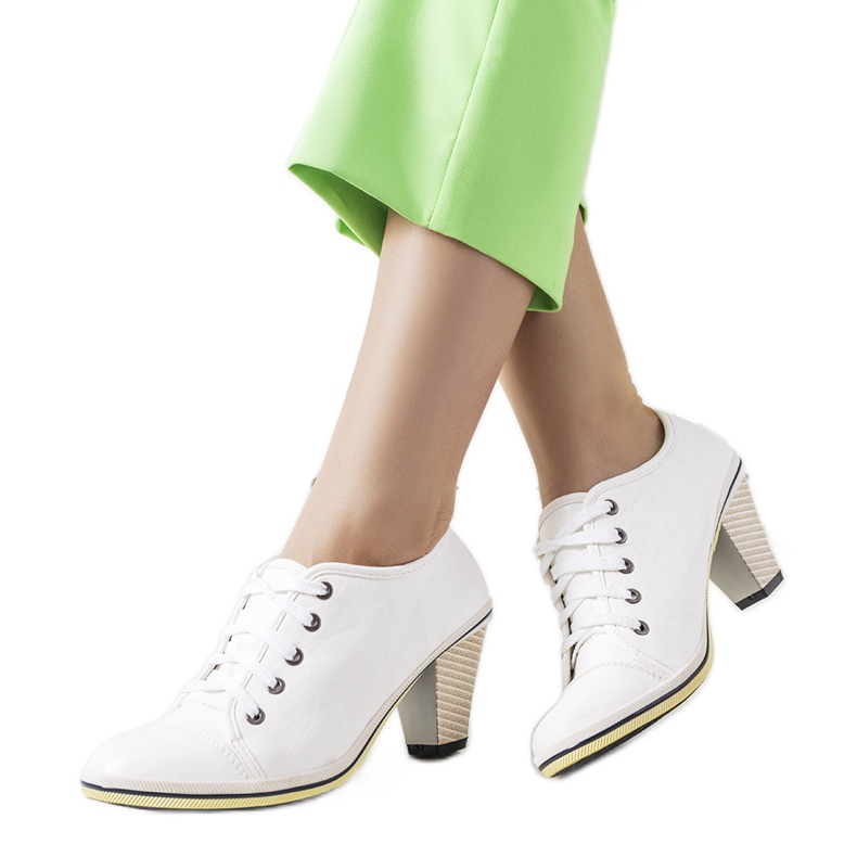 Brogues albe pe postul Belisle