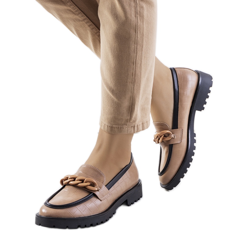 Pantofi bej de la Kesira