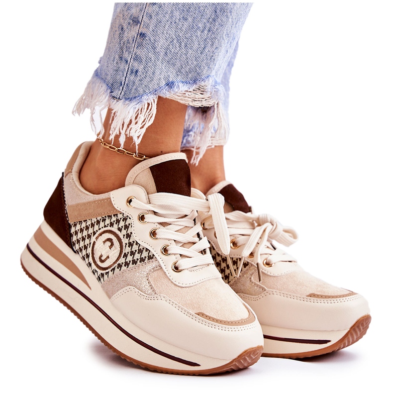 FB2 Pantofi sport de damă la modă pe o pană bej-maro Aronne FB2 Pantofi sport de damă la modă pe o pană bej-maro Aronne