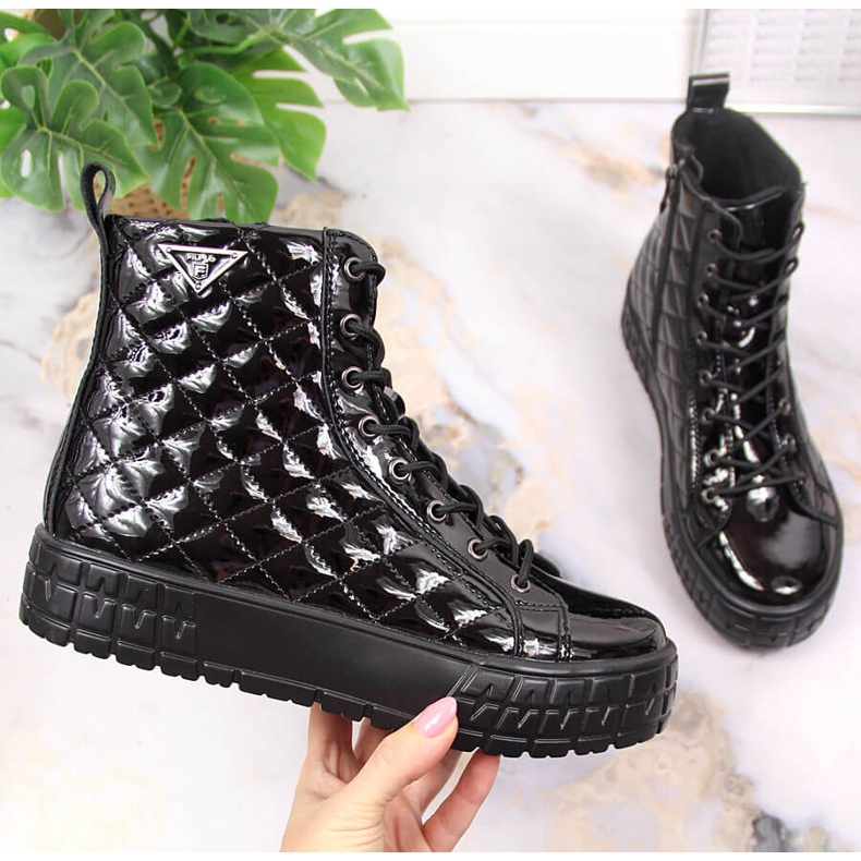 Cizme izolante de dama matlasate din piele neagra Filippo PAW369