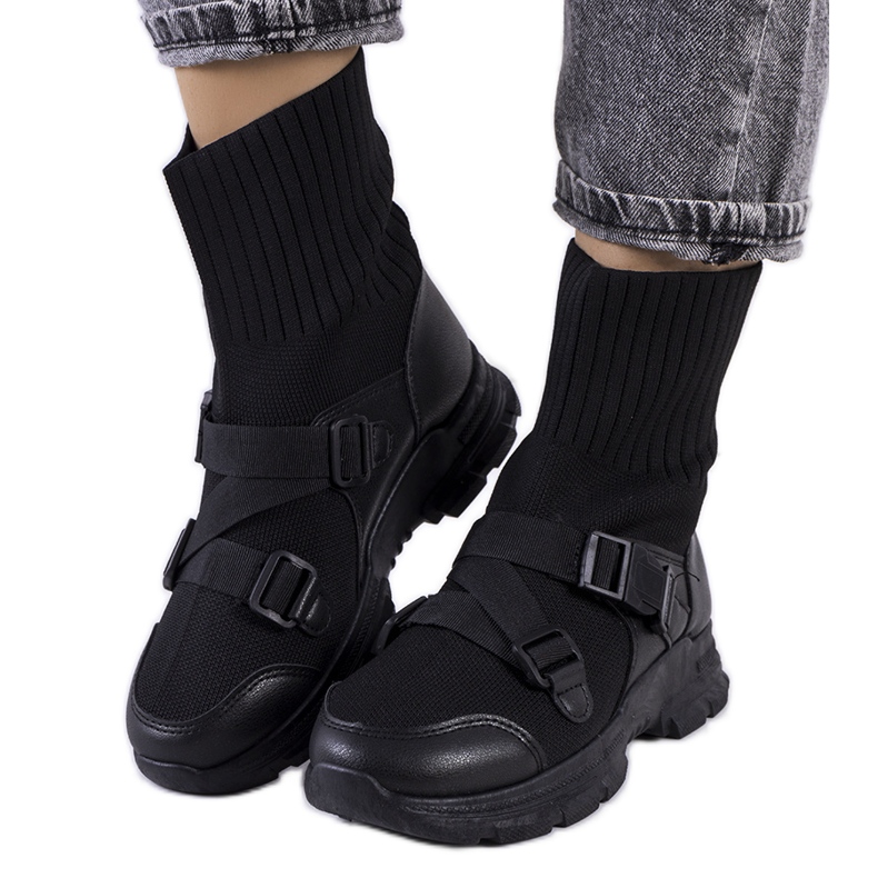 Tenisi saker negri negru