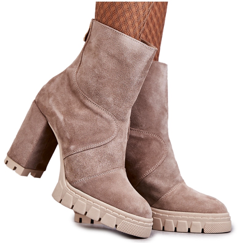 Cizme din piele intoarsa Pe Toc Inalt Bej Elia Cizme din piele intoarsa Pe Toc Inalt Bej Elia