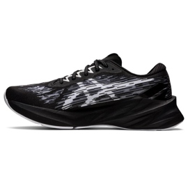 Pantofi de alergare Asics Novablast 3 M 1011B458 002 alb negru Pantofi de alergare Asics Novablast 3 M 1011B458 002 alb negru