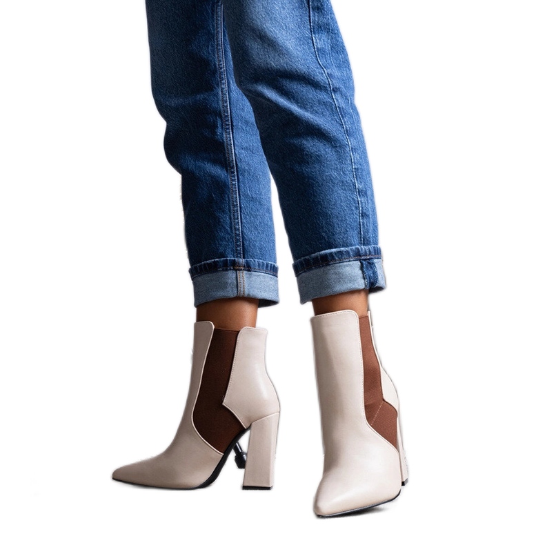 Cizme Chelsea bej pe postul Hamilt